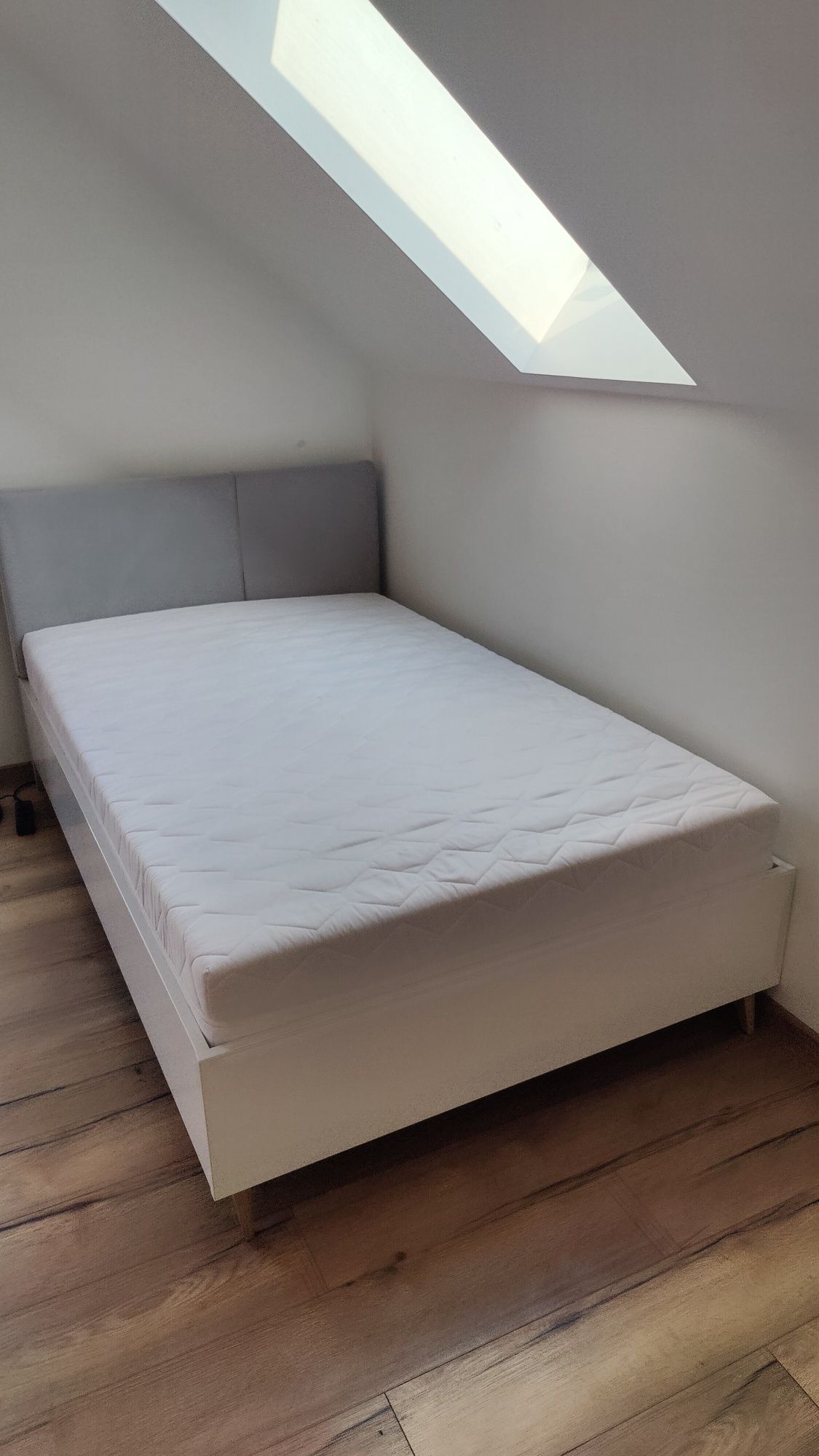 Łóżko 120 cm MOOD z materacem