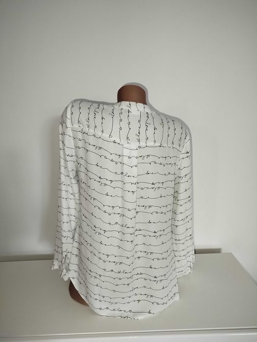 Блузка 50-52 розмір принт підпис