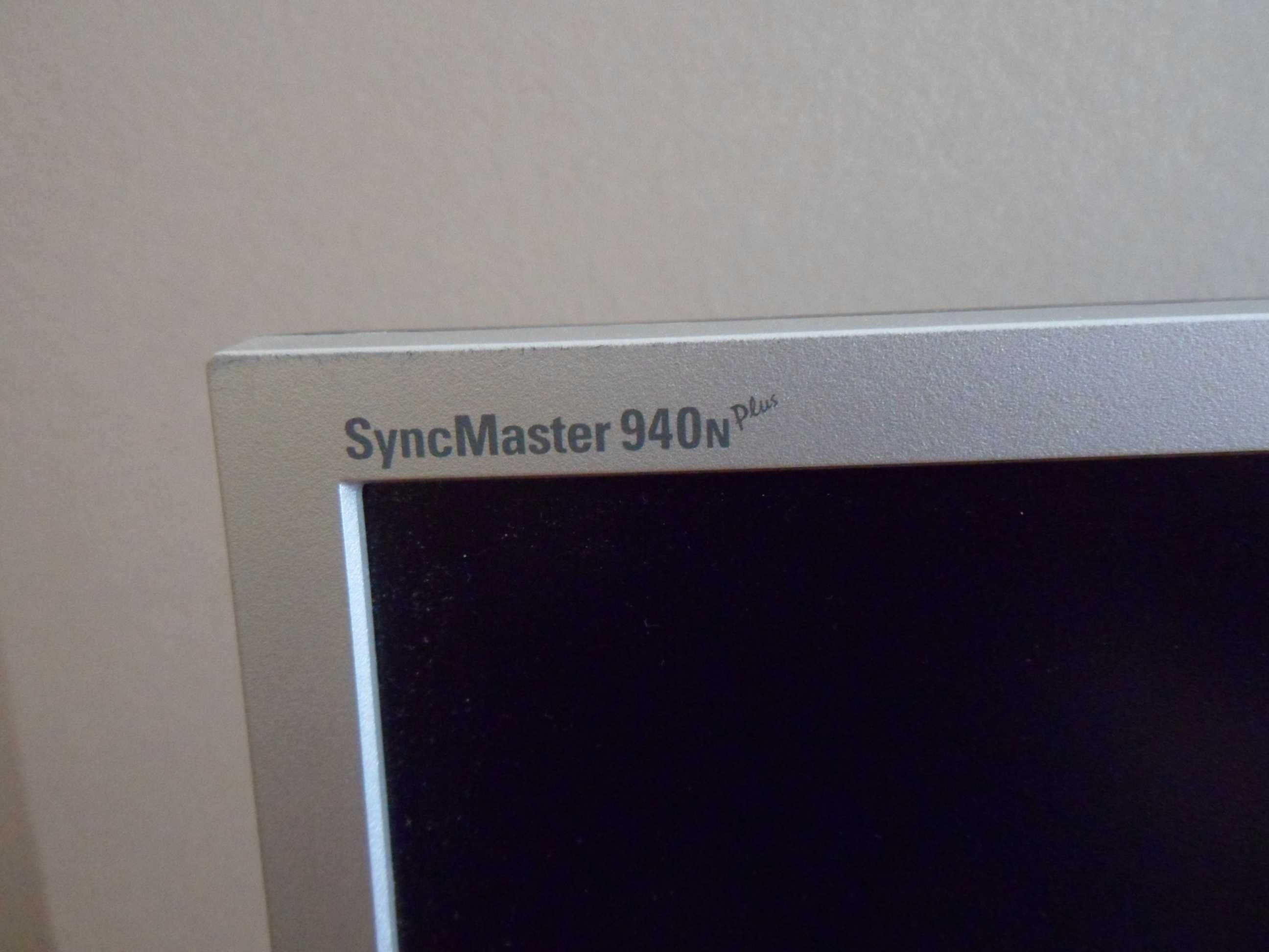 Monitor Samsung 19 cali.