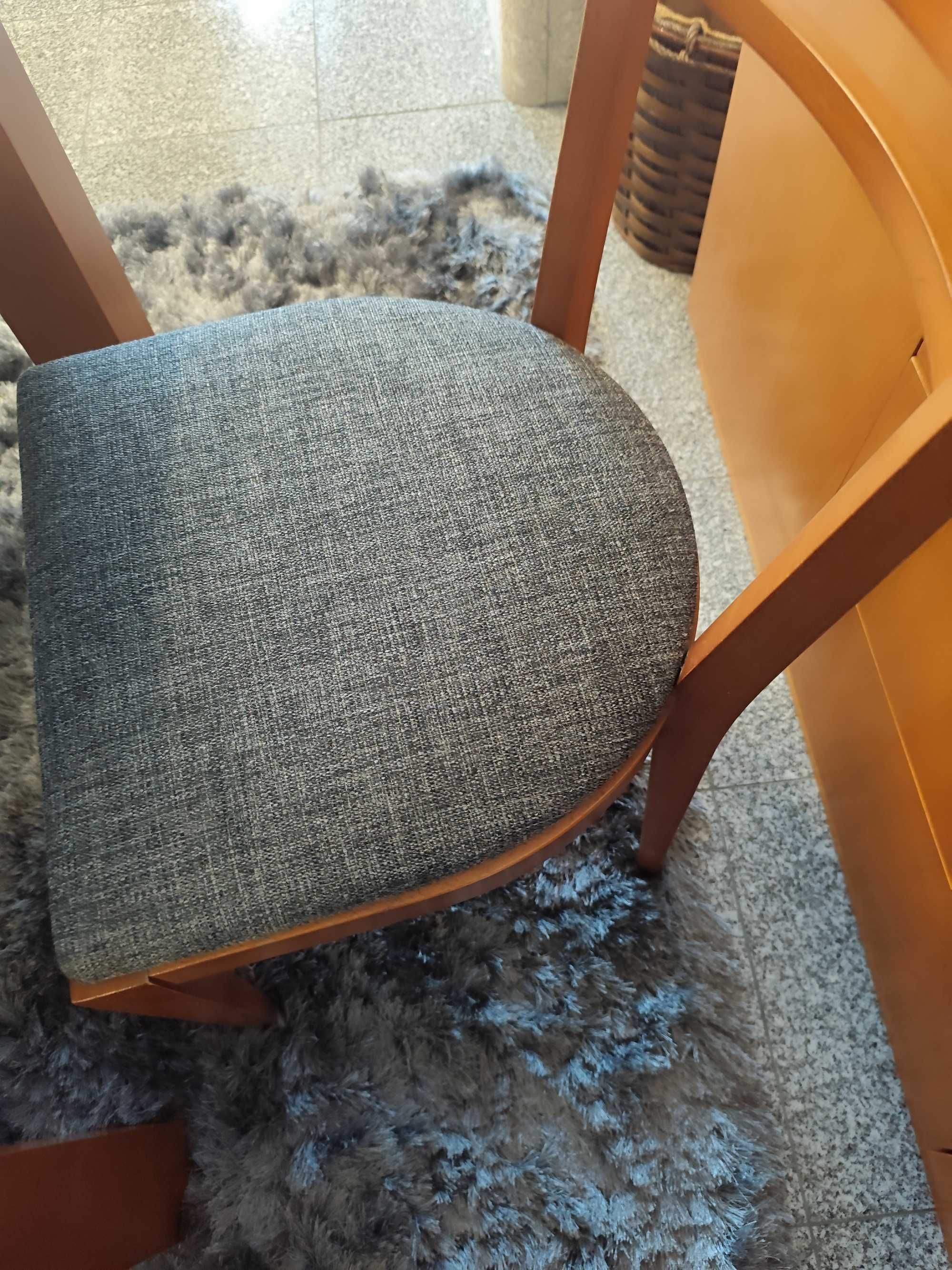 Mesa de sala de jantar extensível + 6 cadeiras