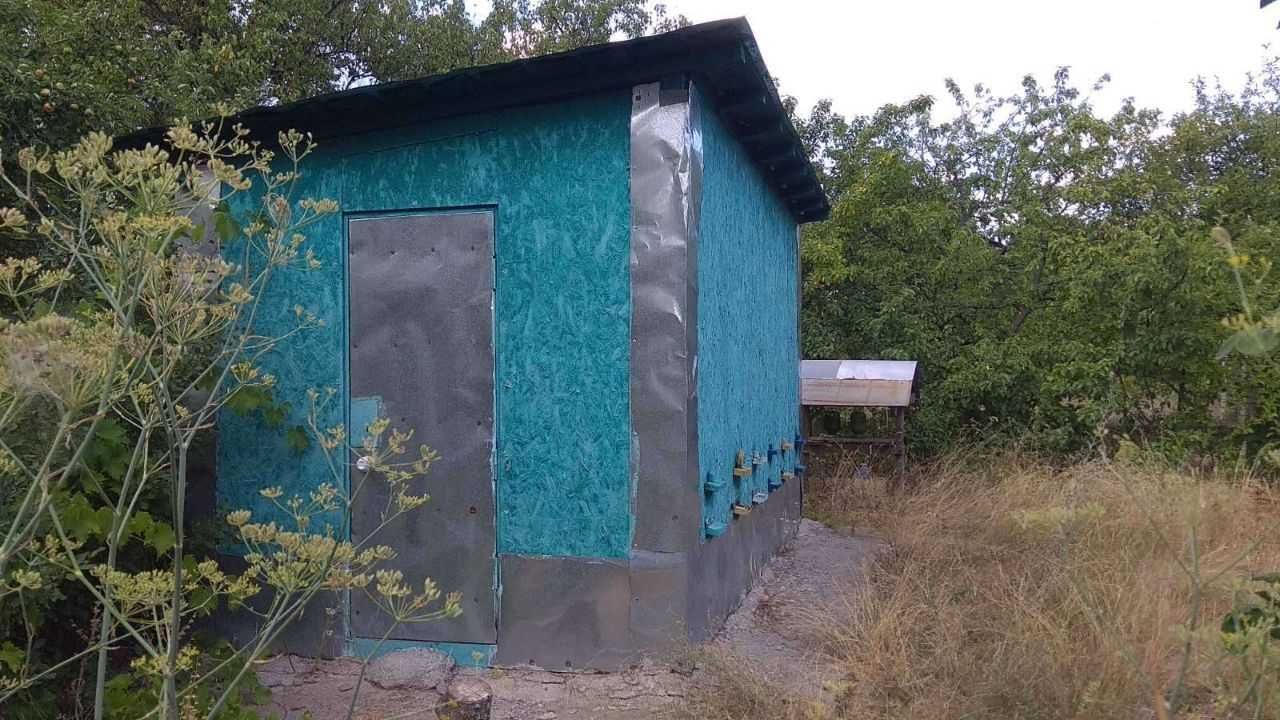 Дачна  ділянка з павільйоном під пасіку