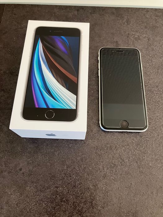 iPhone SE 2020 używany stan B. Dobry