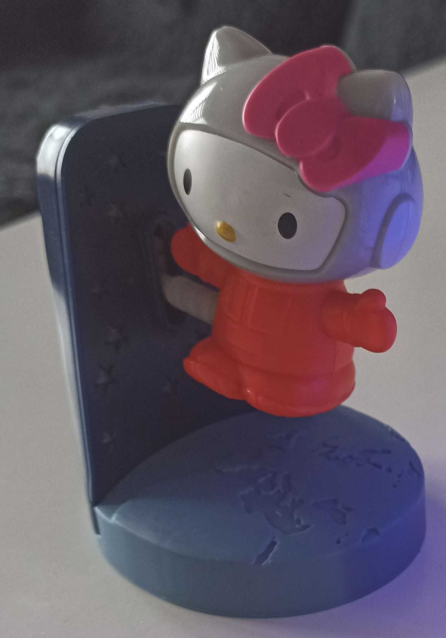 zestaw zabawek Hello Kitty figurka i znaczek 2 sztuki Mc Donalds