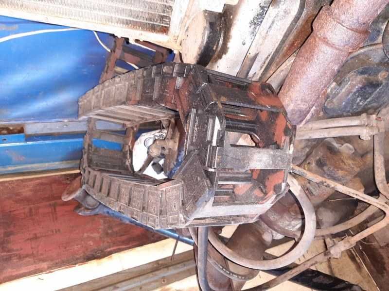 Prowadnica przewodów prowadnik  wezy hydraulicznych smieciarka pomoc