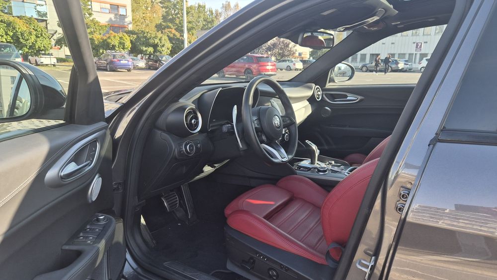Alfa Romeo 2024r Giulia Q4 veloce 2.0T 280KM