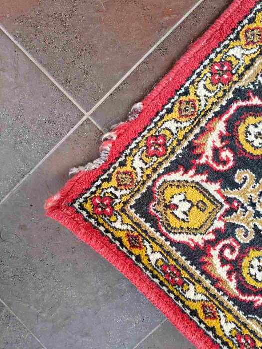 Продам килим/ковер  б/у