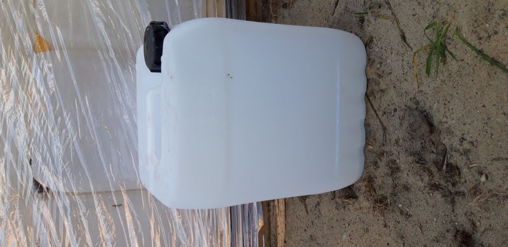 Bańki banka kanistry 10 litrów.