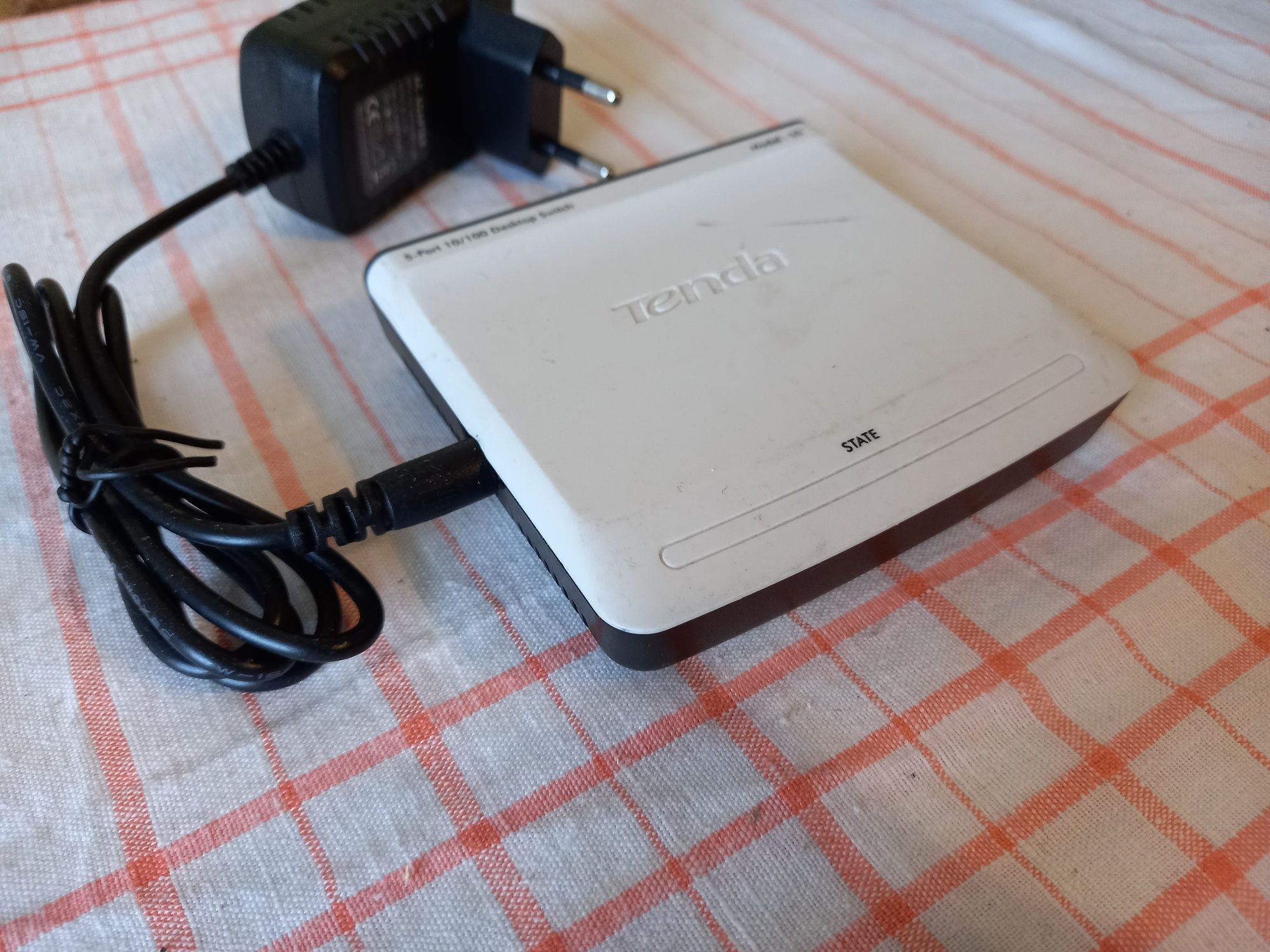 Коммутатор свитч Tenda 5 портов Switch