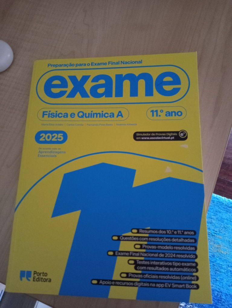 Vendo livro novo de preparação de exames de física e química