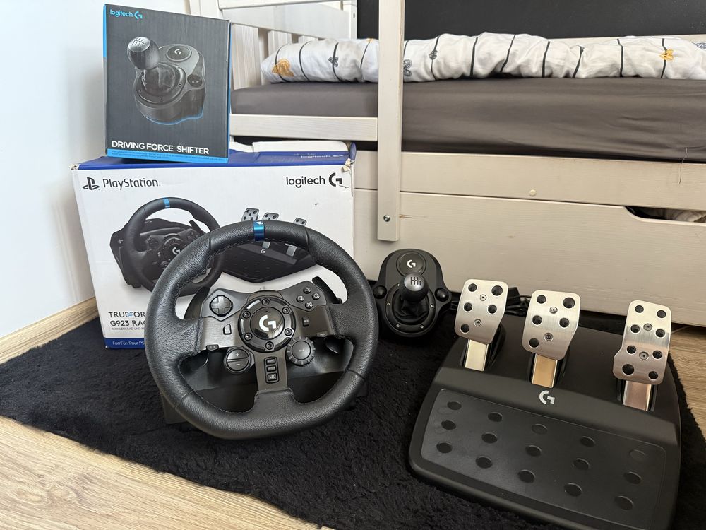 Logitech G923 + shifter PS4/PS5 W dobrym stanie
