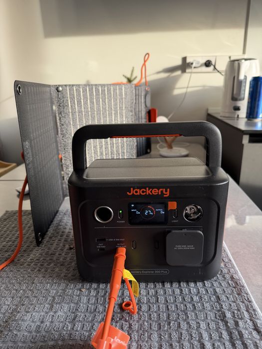 Комплект Jackery Explorer 300PLS плюс сонячна панель 40 Вт