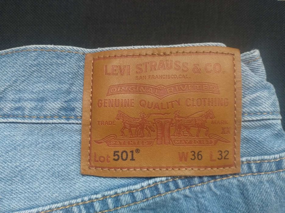 Spodnie jeansy niebieskie proste levi strauss 501 W36 L32
