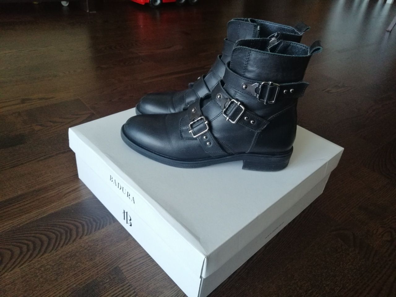 Buty firmy Badura