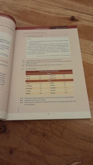 História 9 Preparar os Testes Ana Filipa Mesquita, Cláudia Vilas Boas