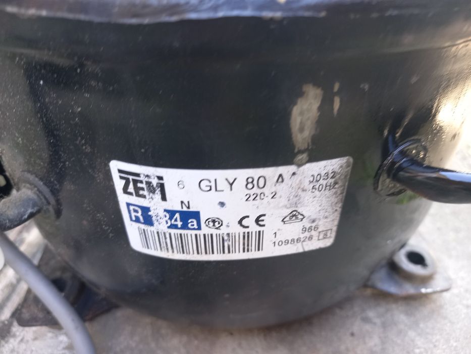 Компресор  мотор на холодильник