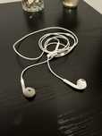 Słuchawki douszne APPLE Earpods na kabel