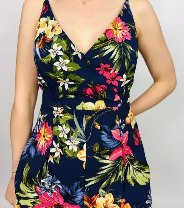 Granatowy kombinezon w kwiaty na ramiączkach XL 42 F&F