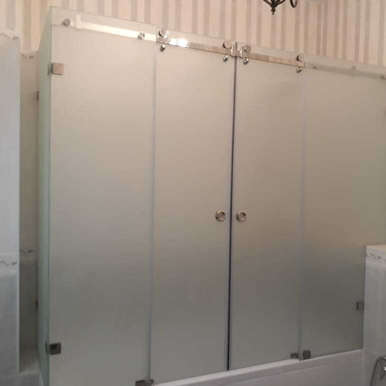 душові розсувні шторки - скляні душові кабіни