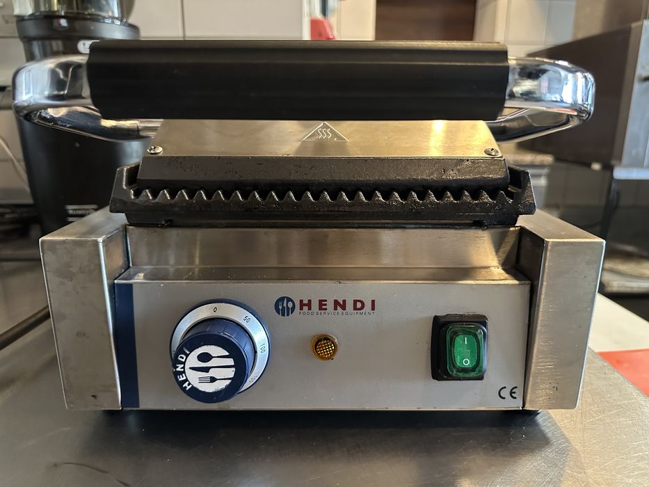 Grill Hendi steenoven 263501 używnay