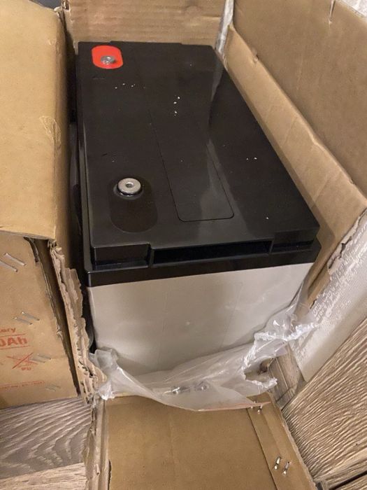 Продается новый гелиевый аккумулятор, 12 V, 100 Ah, цена 6500 грн