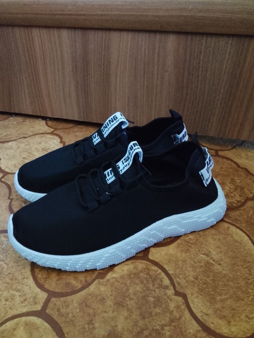Buty sportowe 39-25 cm