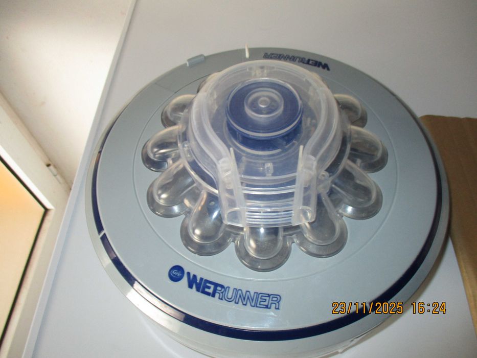 Aspirador de piscina sem fios