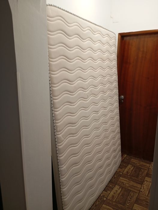 Colchão casal 2x1,5 m