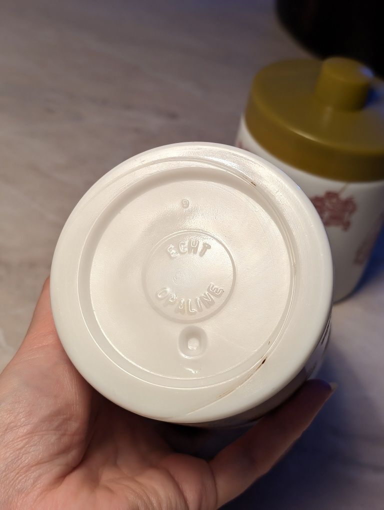 Pojemniki kuchenne retro szkło mleczne