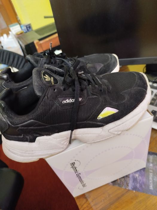 Кроссовки adidas