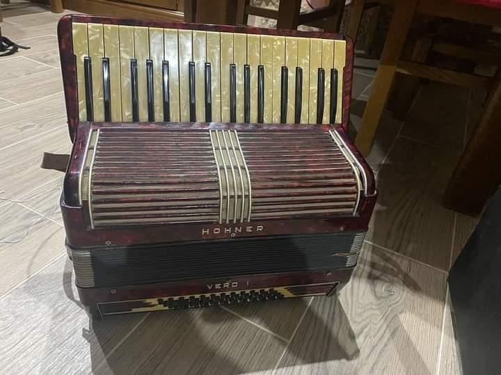 Acordeão Hohner .