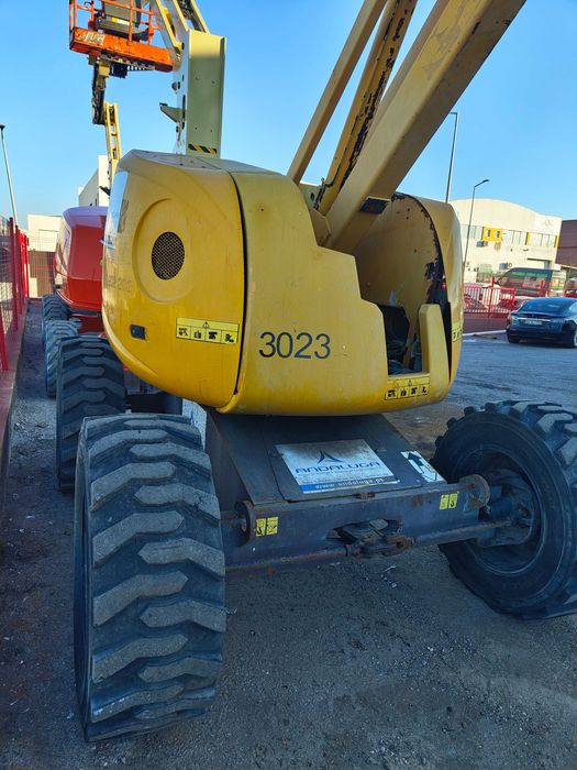 Plataforma Elevatória Articulada Diesel 16 mts