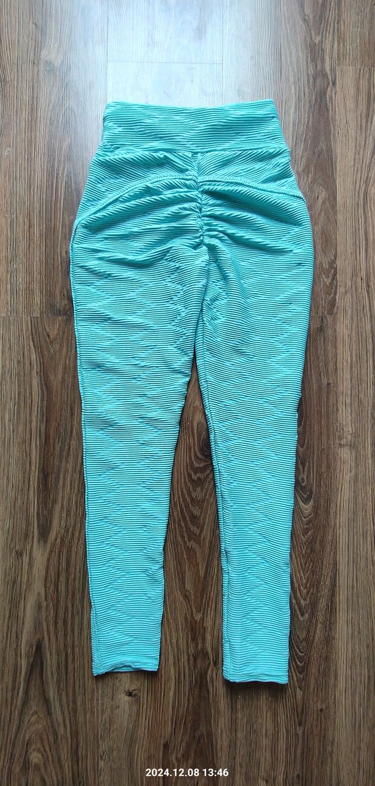 Legginsy push up podkreślające pośladki karbowane na siłownię M 38