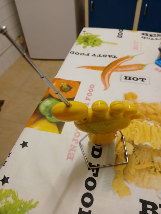 Rádio portátil a pilhas com antena