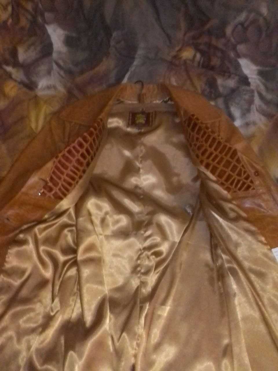 Шкіряний німецький плащ. Натуральна шкіра. Розміп L.