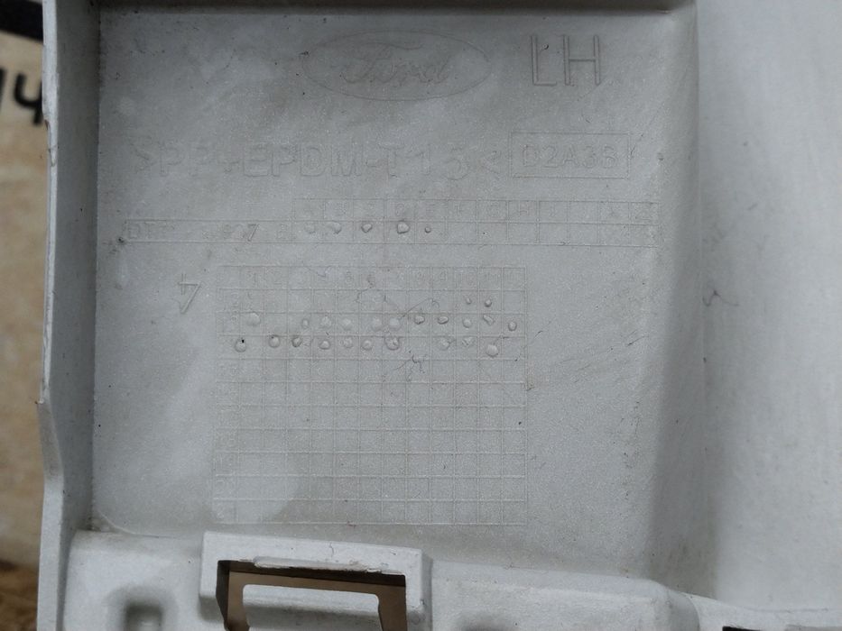 Ford Transit Connect 13- клык накладка заднего бампера левый DT11-1792