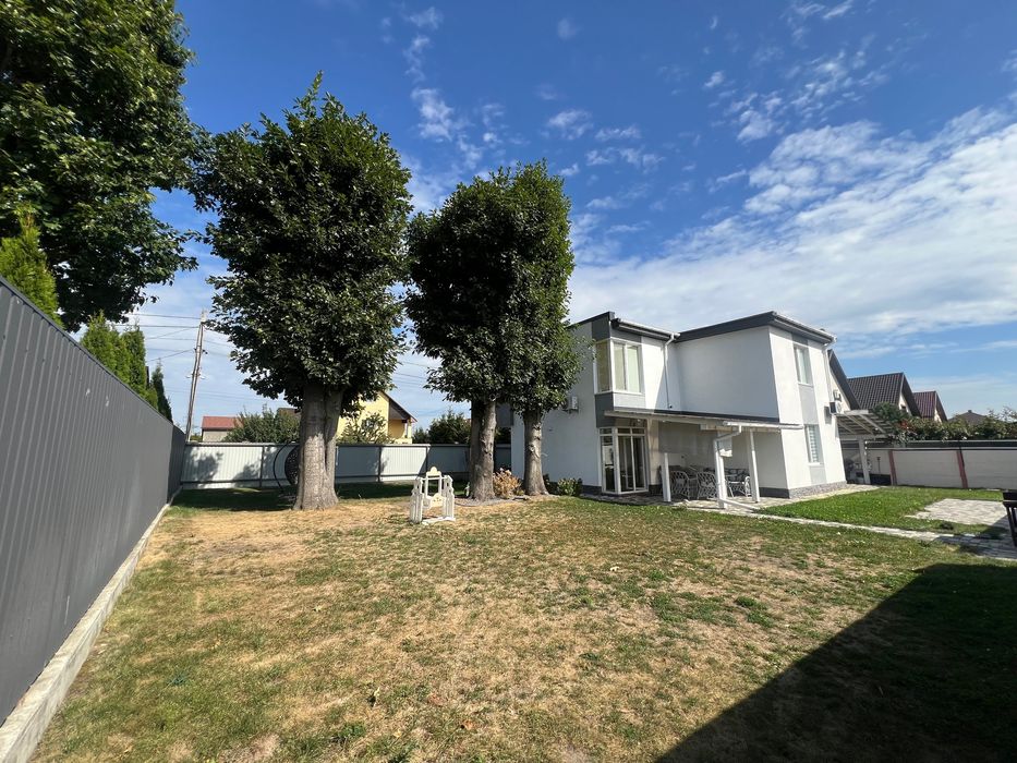 БЕЗ КОМІСІЇ. Продаж будинку з ремонтос тв меблями