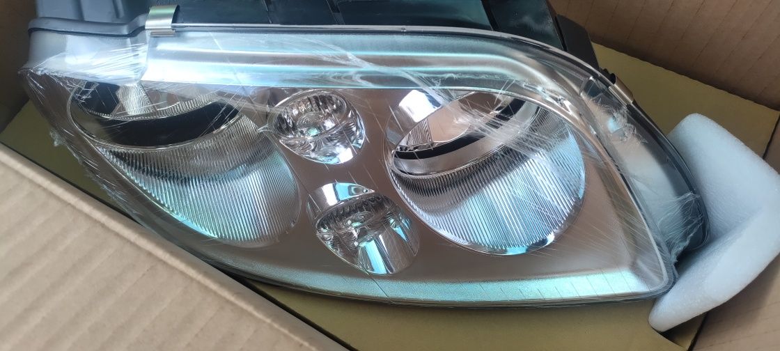 Farol VW TOURAN lado do pendura 
Novo nunca u