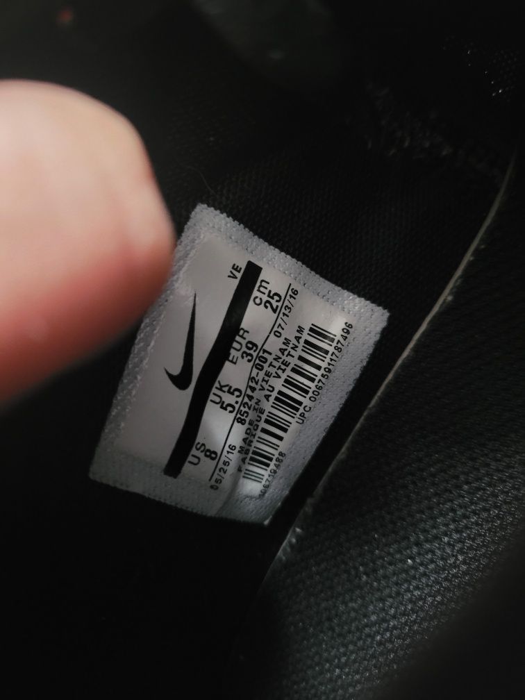 Nike Wmns Dual Fusion TR r.39