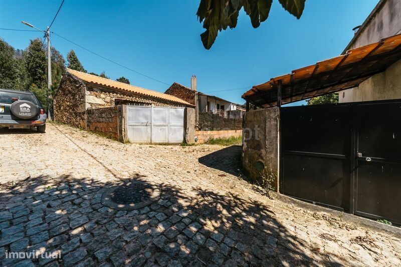 Moradia em Banda T2 / Fundão, Monte Leal