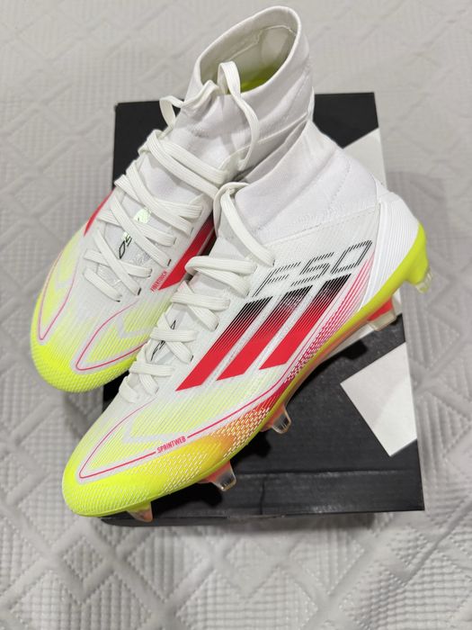 Chuteiras Adidas F50 Pro - Piso firme