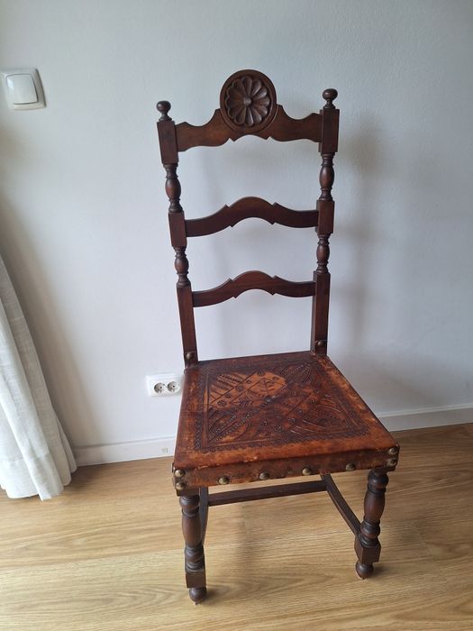 6 Cadeiras de madeira