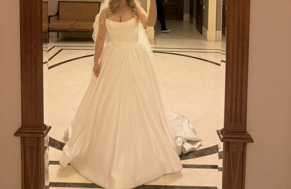 Весільна сукня колір айворі