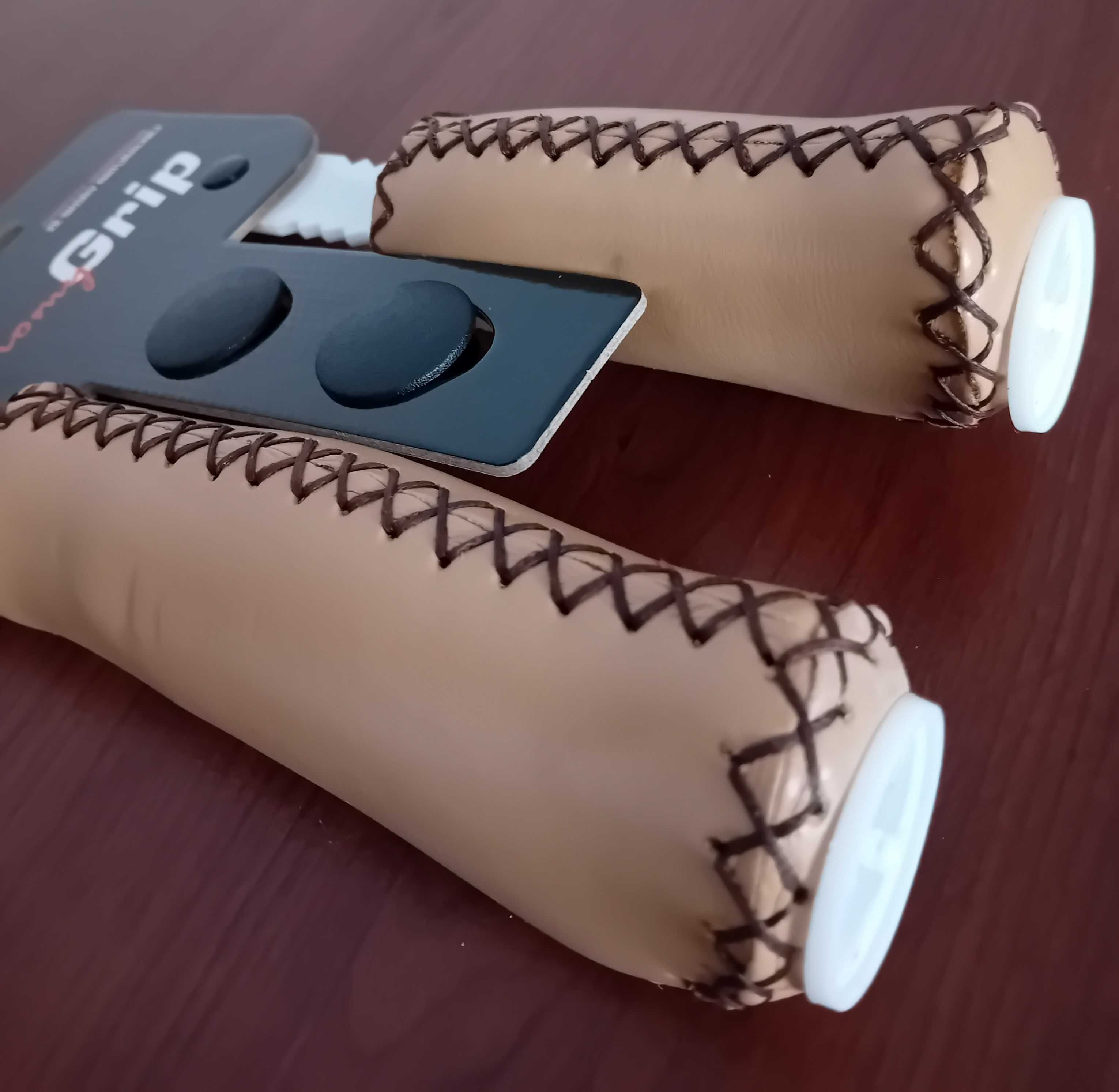 Ergonomiczne chwyty rowerowe ze skóry naturalnej / jasno brązowe /.