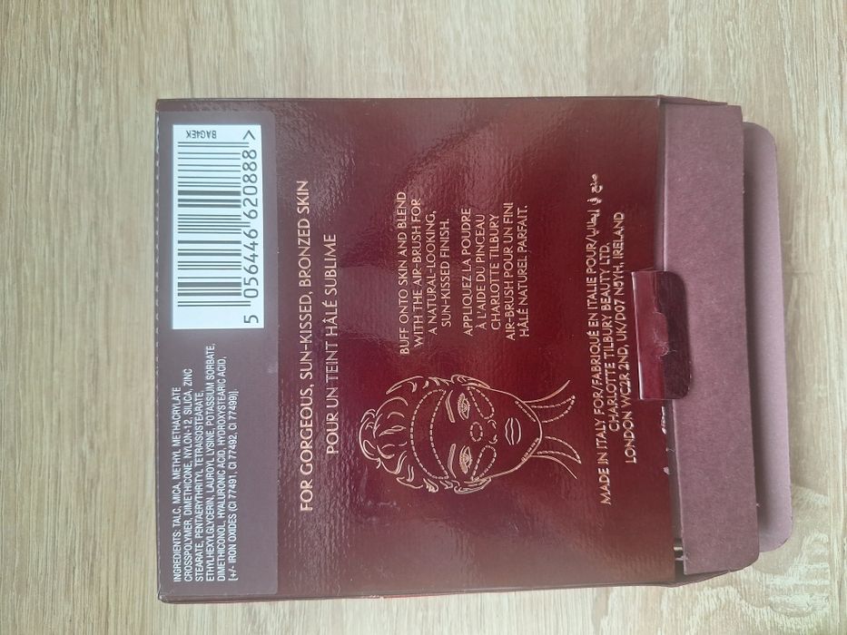 Bronzer prasowany Charlotte Tilbury wykończenie matowe 3 TAN 16g