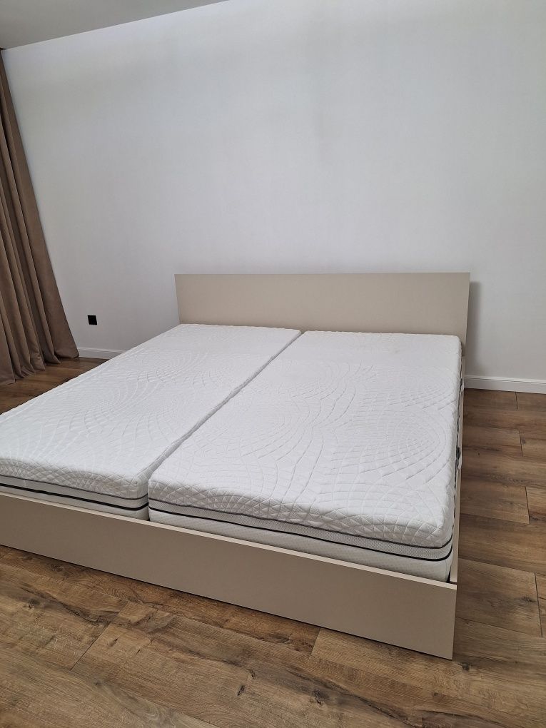 Ліжко 200×200 з матрацами можливий торг