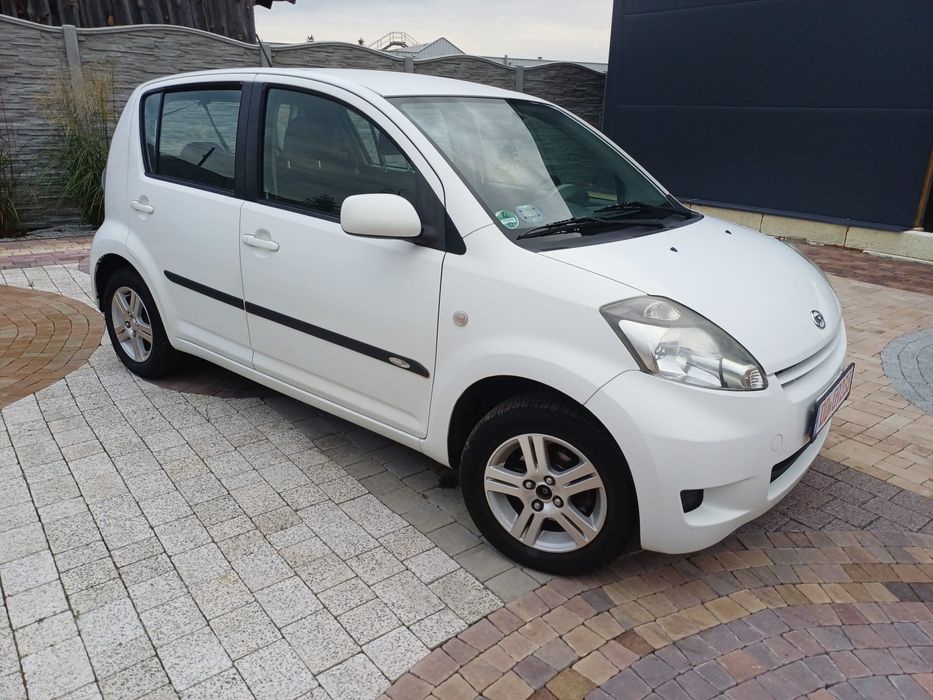 Witam mam do sprzedania Daihatsu Sirion 1.3 bezyna klima