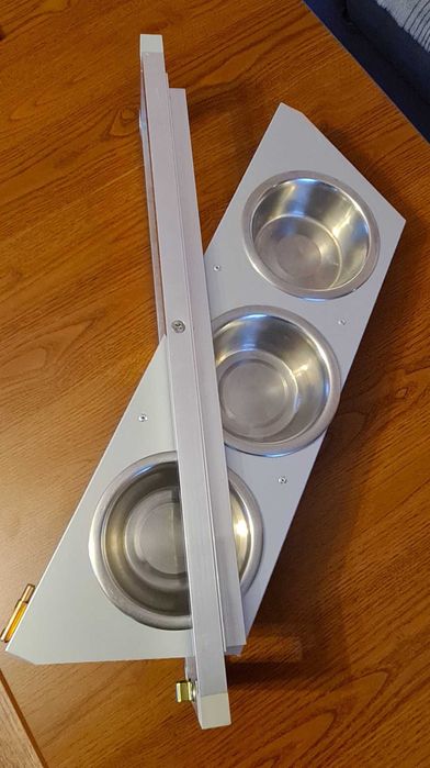 Karmidła obrotowe dla papug (1 sztuka).