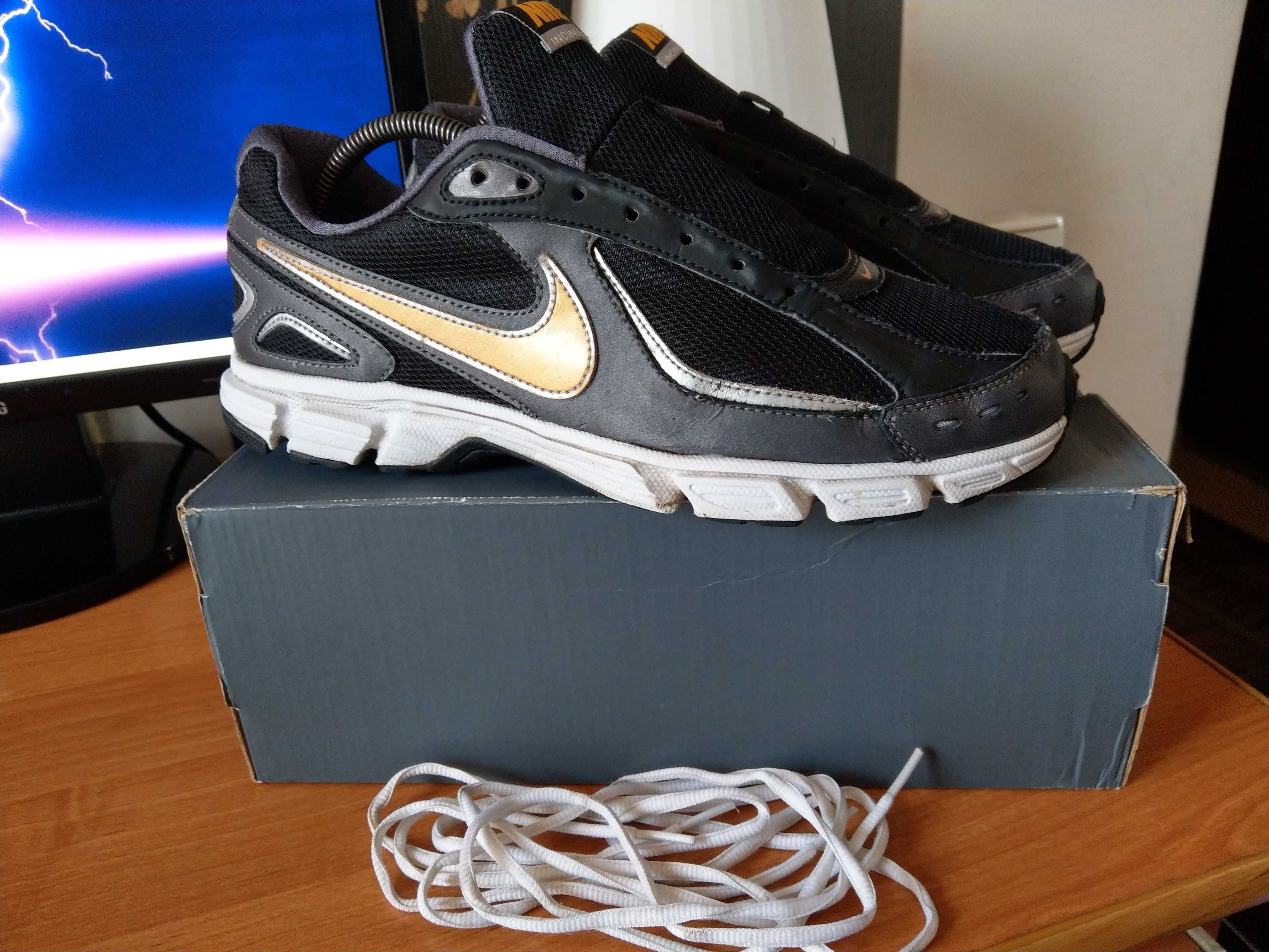 sneakersy Nike incinerate