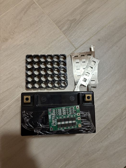 Набір для акумулятра 12V з 18650