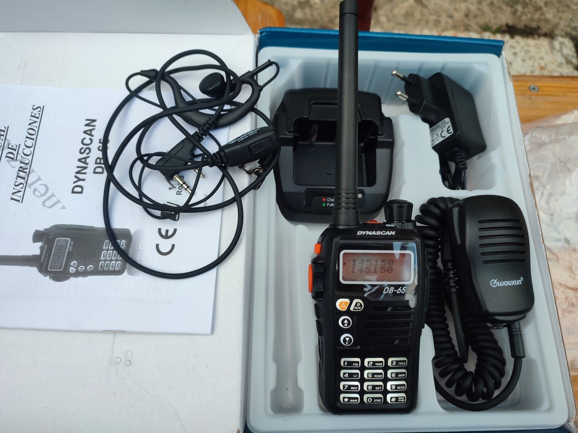 Рация Dynascan DB-65 VHF/UHF цифровая-аналоговая/ FM-Radio/фонарик